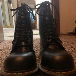 Size 6 worn twice Doc. Martens